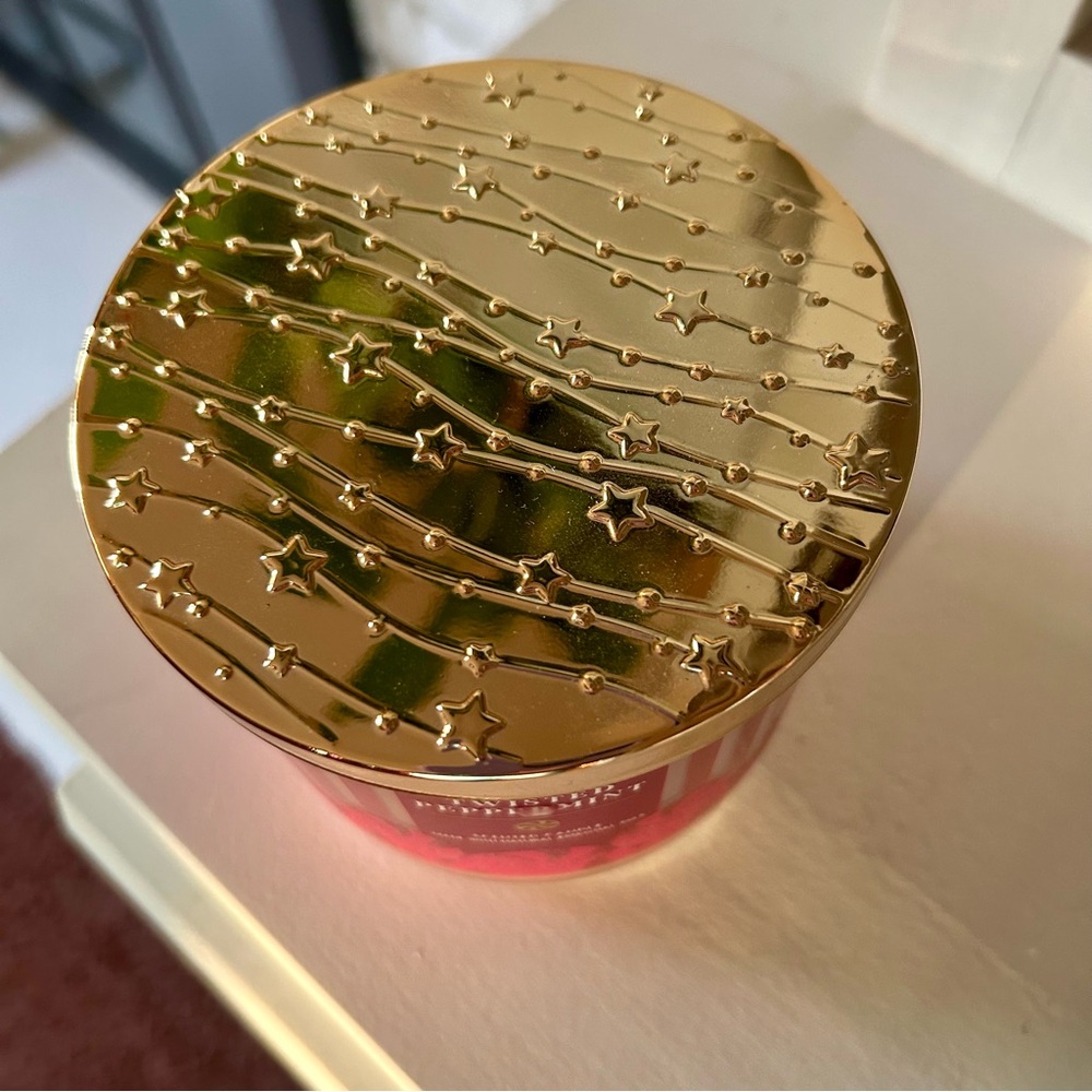 Bath & Body Works, large 3-wick candle, “Twisted Peppermint “ scent, NEW - Picture 3 of 7